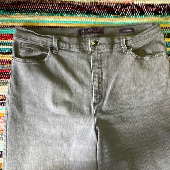Gloria Vanderbilt Gray Bedazzled Amanda Jeans-#1965+ - Picture 3 of 12
